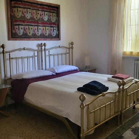 La Casa Di Lucia: Grande Appartamento Con Balcone Brescia Luaran gambar