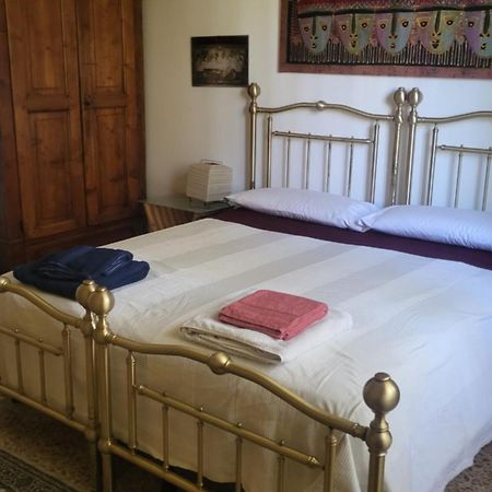 La Casa Di Lucia: Grande Appartamento Con Balcone Brescia Luaran gambar